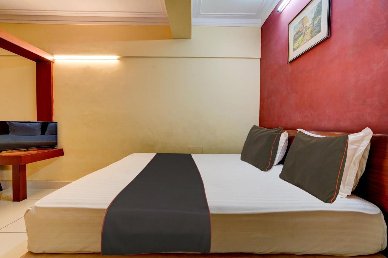 Oyo Flagship Hotel Kvc Holiday Inn Mysore Exterior photo